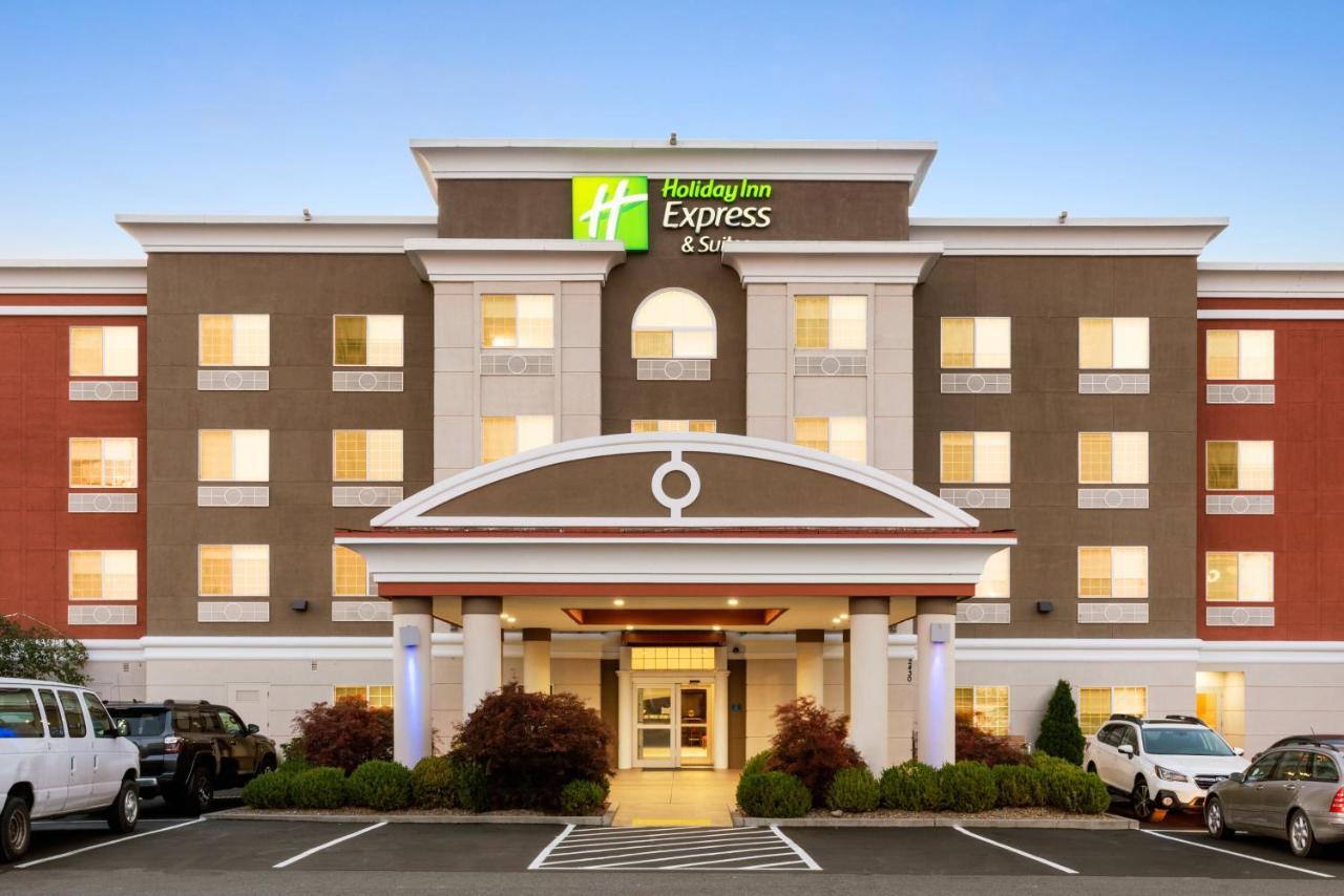Holiday Inn Express & Suites Klamath Falls Central By Ihg Buitenkant foto