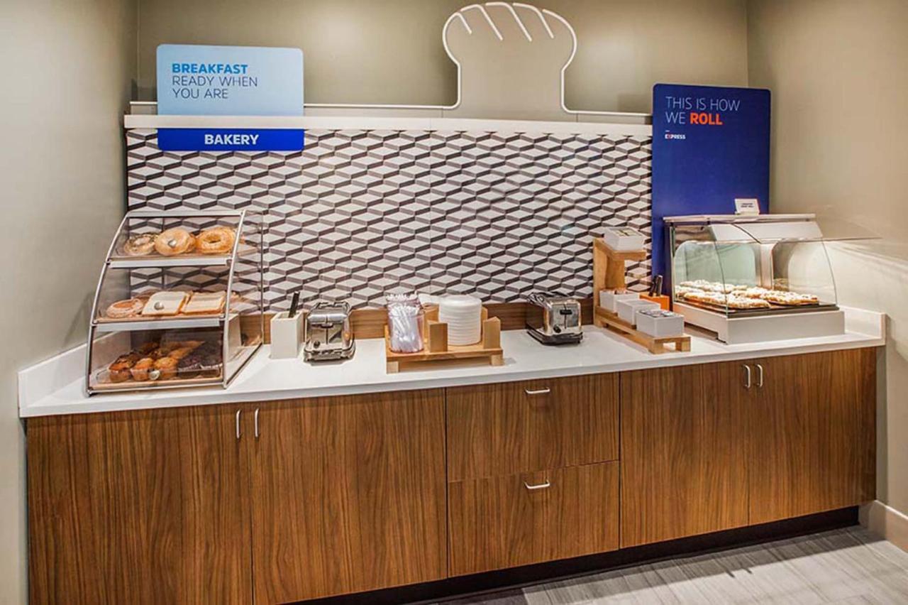 Holiday Inn Express & Suites Klamath Falls Central By Ihg Buitenkant foto